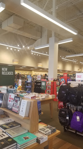 Book Store «Barnes & Noble Booksellers El Paso/Fountains at Farah», reviews and photos, 8889 Gateway Blvd W #120, El Paso, TX 79925, USA