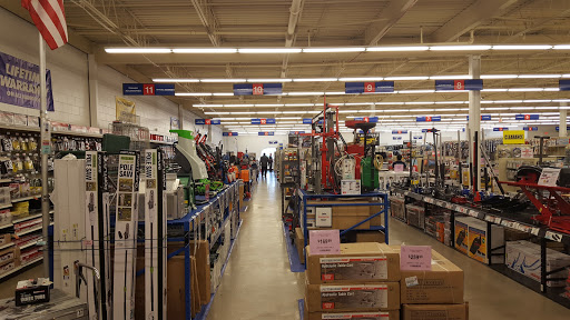 Hardware Store «Harbor Freight Tools», reviews and photos, 32706 John R Rd, Madison Heights, MI 48071, USA