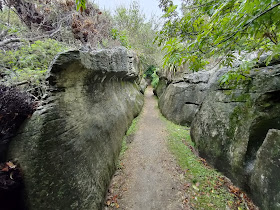 Labyrinth Rocks