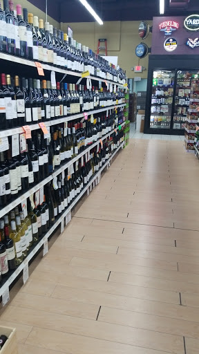 Liquor Store «Fairgrounds Discount Beverages (Liquors)», reviews and photos, 2157 York Rd, Timonium, MD 21093, USA