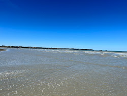 Plage de Saint-Benoit-des-Ondes'in fotoğrafı düz ve uzun ile birlikte
