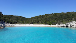 Foto de Vrika beach e o assentamento