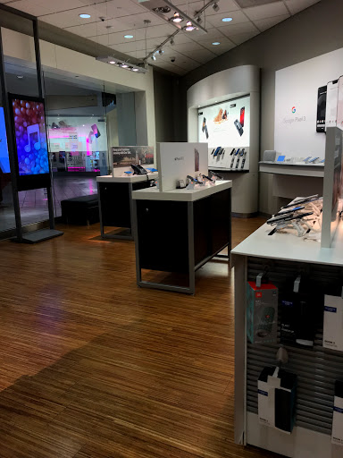 Cell Phone Store «Verizon», reviews and photos, 2500 W Moreland Rd, Willow Grove, PA 19090, USA