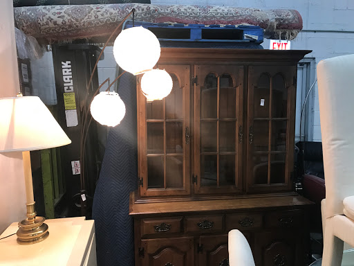 Auction House «RPN Sales & Auction House», reviews and photos, 4451 N Milwaukee Ave, Chicago, IL 60630, USA