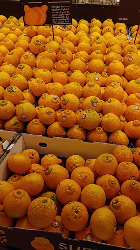 Gourmet Grocery Store «Metropolitan Market Magnolia», reviews and photos, 3830 34th Ave W, Seattle, WA 98199, USA