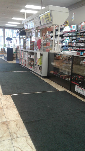 Tobacco Shop «Smoke 4 Less Lax», reviews and photos, 4300 Mormon Coulee Rd, La Crosse, WI 54601, USA
