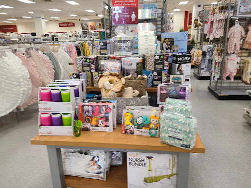 Department Store «T.J. Maxx», reviews and photos, 34 E Ridgewood Ave, Paramus, NJ 07652, USA