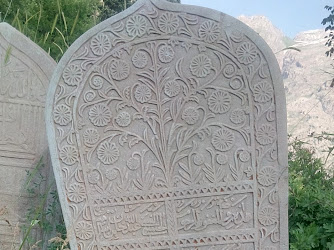 Hakkari Tarihi Kızıl Kümbet Mezarlığı