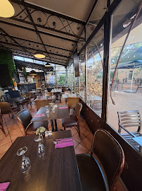 Atmosphère du Restaurant français Côté jardin à Saint-Maximin-la-Sainte-Baume - n°3