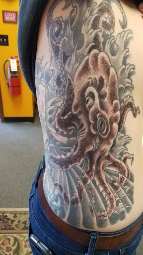 Tattoo Shop «Love Hate Tattoo», reviews and photos, 217 1/2 Alexander St, Rochester, NY 14607, USA