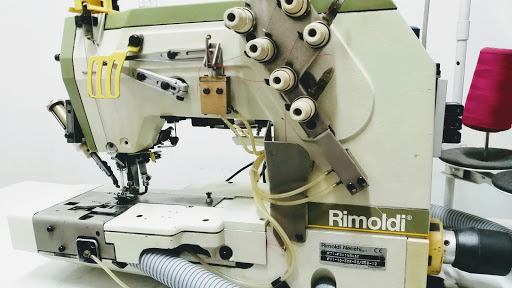 Técnico maquinas de coser reparación mantenimiento lima