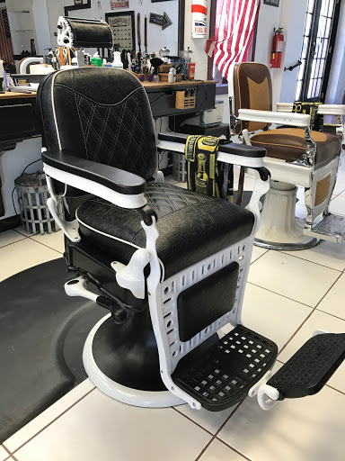 Barber Shop «LEGENDZ CLASSIC BARBER SHOP», reviews and photos, 207 N Center St, Arlington, TX 76011, USA