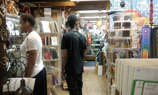 Book Store «Garland of Letters Bookstore», reviews and photos, 527 South St, Philadelphia, PA 19147, USA