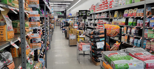 Pet Supply Store «Pet Supplies Plus», reviews and photos, 646 Long Hill Rd, Groton, CT 06340, USA