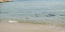 Photo de Red rocks beach avec petite baie