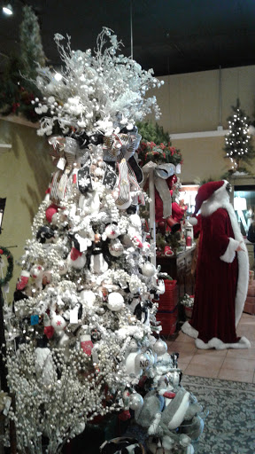 Furniture Store «Three French Hens Antiques», reviews and photos, 16935 Manchester Rd, Grover, MO 63040, USA