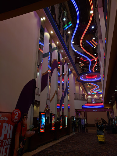 Movie Theater «Edwards Valencia 12 & IMAX», reviews and photos, 24435 Town Center Dr, Santa Clarita, CA 91355, USA
