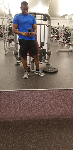 Gym «McVeigh Sports & Fitness Center», reviews and photos, 2160 Liggett Avenue, Fort Lewis, WA 98433, USA