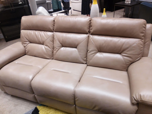 Furniture Store «City Furniture Hialeah», reviews and photos, 5250 W 20th Ave, Hialeah, FL 33016, USA