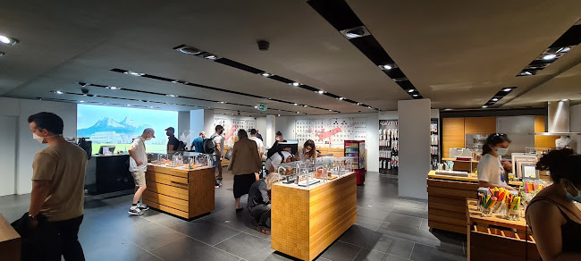 Rezensionen über Victorinox Flagship Store Geneva in Genf - Geschäft