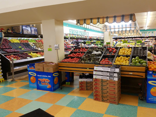 Grocery Store «Supreme Shop n Bag», reviews and photos, 4301 Walnut St, Philadelphia, PA 19104, USA