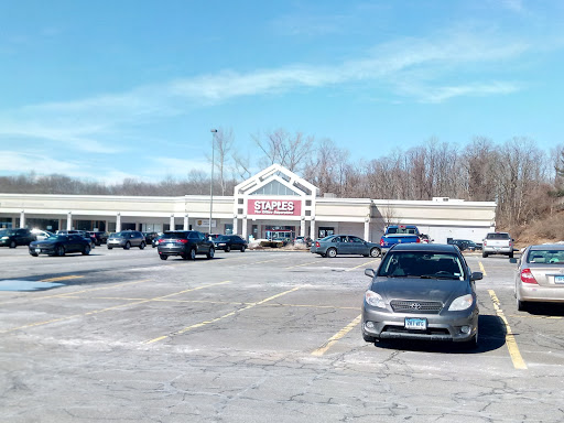 Office Supply Store «Staples», reviews and photos, 35 Talcottville Rd, Vernon, CT 06066, USA