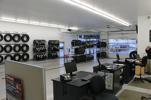 Ford Dealer «Preston Ford», reviews and photos, 13580 W Center St, Burton, OH 44021, USA