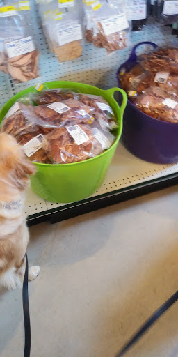 Pet Supply Store «Essex County Co-Op», reviews and photos, 146 S Main St, Topsfield, MA 01983, USA