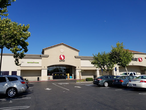 Grocery Store «Safeway», reviews and photos, 1801 W 11th St, Tracy, CA 95376, USA