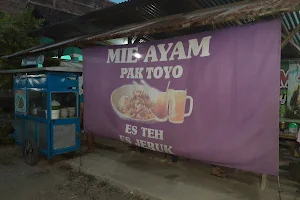 Mie Ayam Pak Toyo image