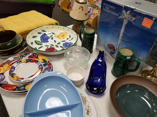 Thrift Store «Outreach Thrift Store», reviews and photos, 1715 S Rutherford Blvd, Murfreesboro, TN 37130, USA