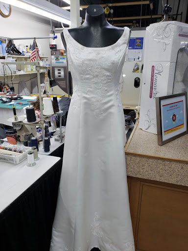 Dry Cleaner «Crystal Blue Dry Cleaners», reviews and photos, 6600 Sugarloaf Pkwy #900, Duluth, GA 30097, USA