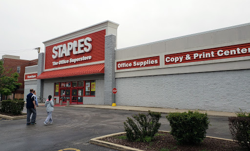 Office Supply Store «Staples», reviews and photos, 4610 N Clark St, Chicago, IL 60640, USA