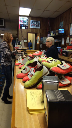 Bowling Alley «Ernst Lanes», reviews and photos, 10561 Grant St, Chardon, OH 44024, USA