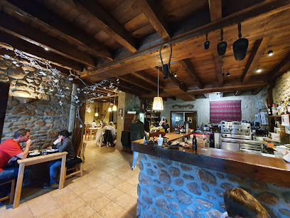 Restaurant El Tiró - Carrer Nord, 27, 17538 Alp, Girona, Spain