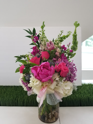 Florist «Event Connoisseur Flowers & Gifts», reviews and photos, 39 New London Turnpike #116, Glastonbury, CT 06033, USA