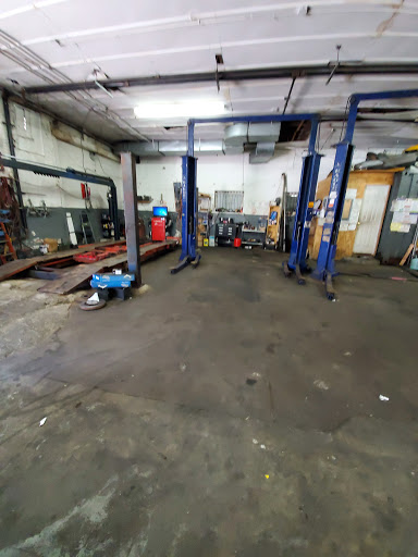 Auto Repair Shop «Shlomo Friedman Repair Shop», reviews and photos, 81 Steuben St, Brooklyn, NY 11205, USA
