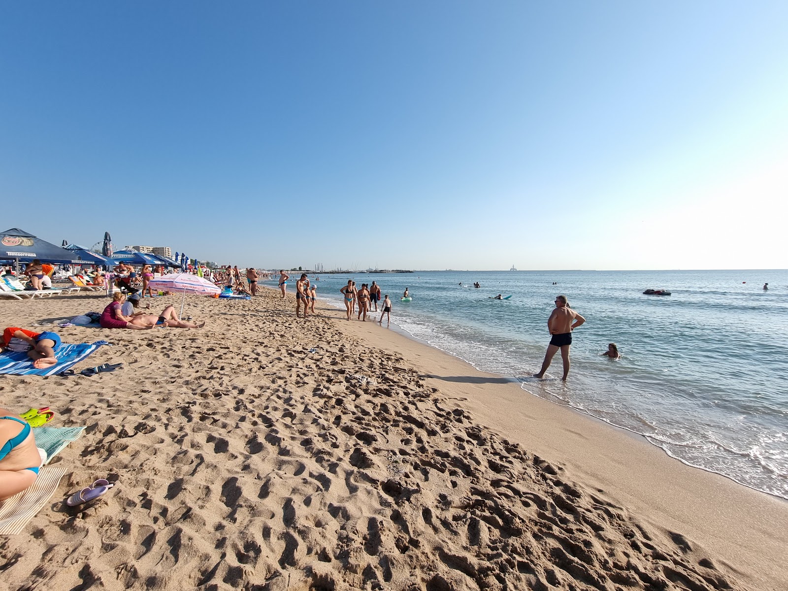 Fotografija Ingrid beach z svetel pesek površino