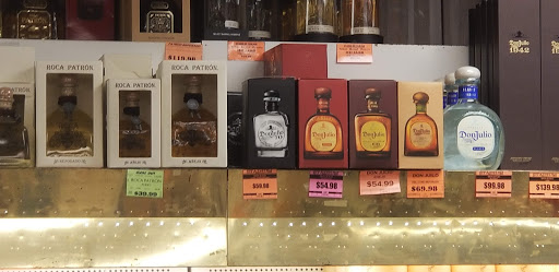 Liquor Store «Stadium Liquor Store», reviews and photos, 319 W 4th St, Covington, KY 41011, USA