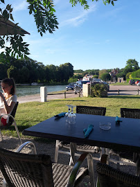 Atmosphère du Bar Restaurant le Port à Tanlay - n°9