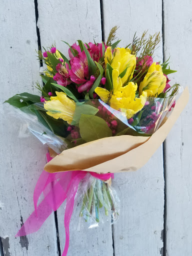 Florist «Just Because Flowers and Gifts», reviews and photos, 645 E State St, American Fork, UT 84003, USA