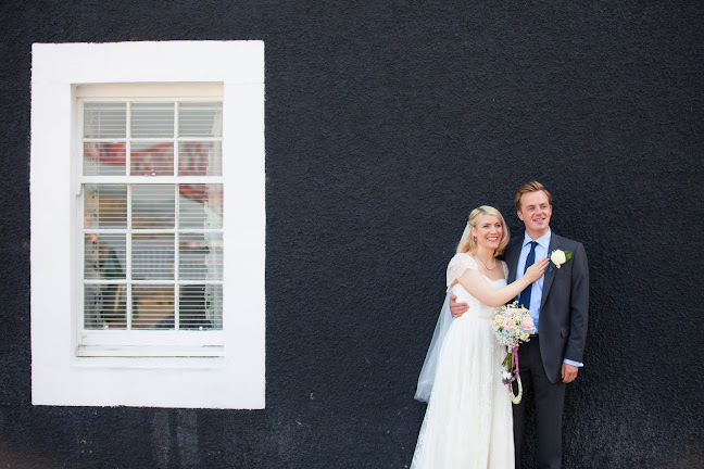White Tree Photography & Wedding Films Open Times