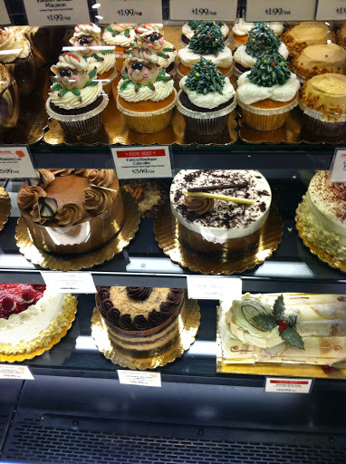 Grocery Store «Whole Foods Market», reviews and photos, 1555 W Lane Ave, Upper Arlington, OH 43221, USA