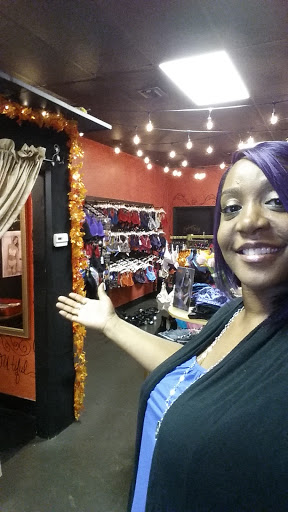 Lingerie Store «The Heavy Hanger by Melons the Complete Bra Shop», reviews and photos, 650 N Carriage Pkwy #105, Wichita, KS 67208, USA