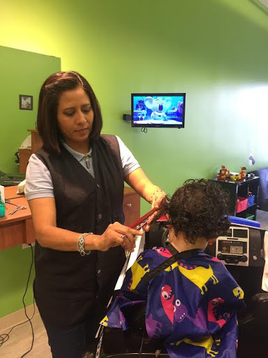 Hair Salon «Buzzing Bee Kids Hair Salon», reviews and photos, 131 Main St #6, East Rockaway, NY 11518, USA