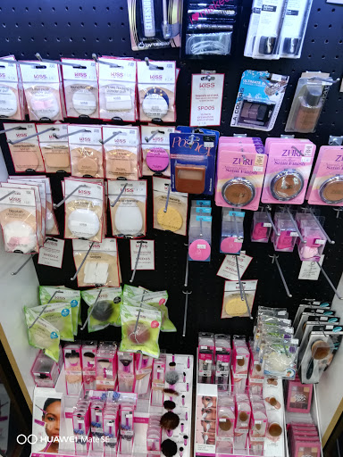 Cosmetics Store «J-Beauty Mart», reviews and photos, 2705 Grand Ave, Waukegan, IL 60085, USA