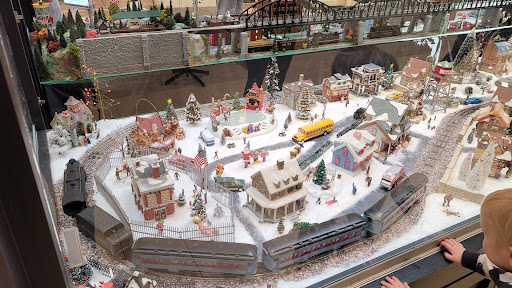 Shopping Mall «The Shops At Kenilworth», reviews and photos, 800 Kenilworth Dr, Towson, MD 21204, USA