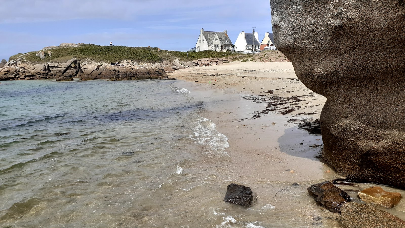 Photo de La plage des Cures zone des équipements