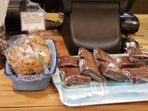 Shopping Mall «Lincoln Court Shopping Center», reviews and photos, 215 Lancaster Ave, Frazer, PA 19355, USA