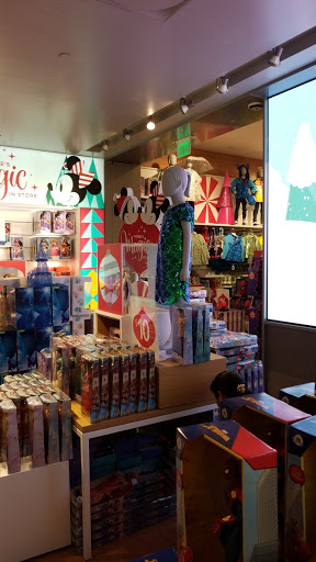 Toy Store «Disney Store», reviews and photos, 7527 Dadeland Mall Cir W, Miami, FL 33156, USA